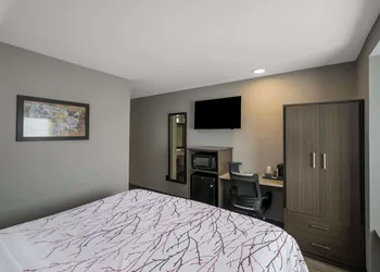 SureStay Plus Hotel by Best Western Sevierville hotel thumbnail 7