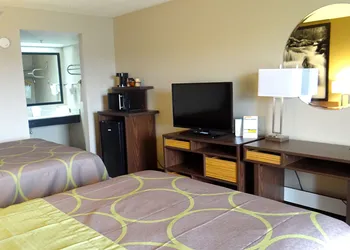 Super 8 by Wyndham Pigeon Forge Dollywood Lane hotel thumbnail 6