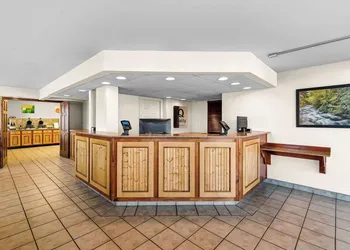 Quality Inn And Suites Dollywood hotel thumbnail 3