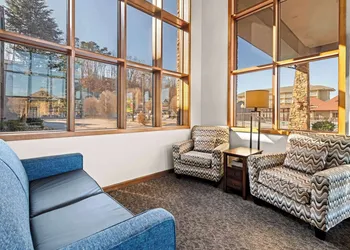 Quality Inn And Suites Dollywood hotel thumbnail 4