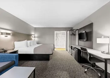 Quality Inn And Suites Dollywood hotel thumbnail 5