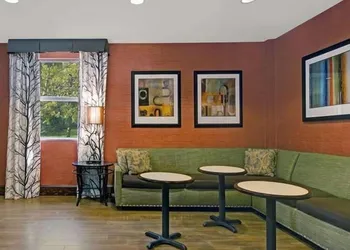 Inn on the Parkway hotel thumbnail 5
