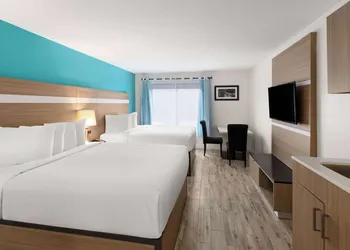 La Quinta Inn & Suites by Wyndham Sevierville / Kodak hotel thumbnail 7