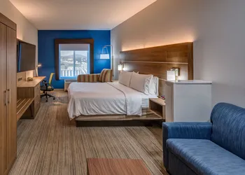 Holiday Inn Express Reno Airport by IHG hotel thumbnail 7