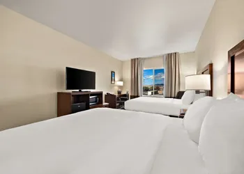 Comfort Inn & Suites Airport hotel thumbnail 8