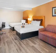 Anaheim Islander Inn and Suites hotel detail image 4