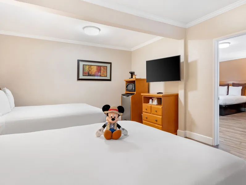 Anaheim Islander Inn and Suites hotel detail image 6