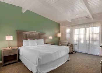 Best Western Plus Santa Barbara hotel thumbnail 5