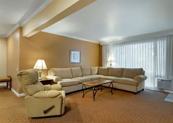 Best Western Plus Santa Barbara hotel thumbnail 7