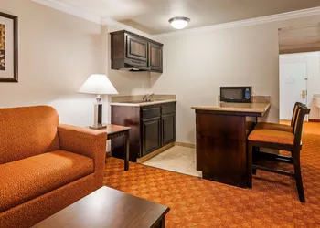 Lompoc Valley Inn and Suites hotel thumbnail 7