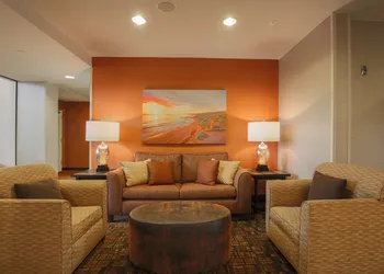 Hampton Inn And Suites Camarillo hotel thumbnail 2