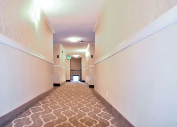 Comfort Inn & Suites Vancouver Downtown City Center hotel thumbnail 3