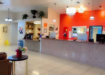 Bridgeway Inn & Suites Portland Airport hotel thumbnail 5
