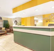 Microtel Inn & Suites by Wyndham Gulf Shores hotel detail image 3