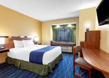 Microtel Inn & Suites by Wyndham Gulf Shores hotel thumbnail 8