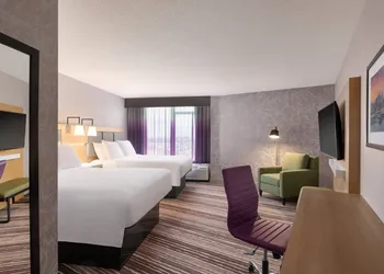 Holiday Inn Philadelphia Arpt-Stadium Area by IHG hotel thumbnail 4