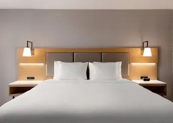 Holiday Inn Philadelphia Arpt-Stadium Area by IHG hotel thumbnail 5