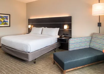 Holiday Inn Express and Suites Jacksonville East by IHG hotel thumbnail 4