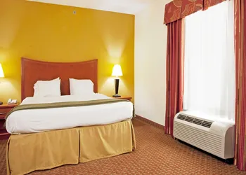 Holiday Inn Express Hotel Jacksonville North - Fernandina by IHG hotel thumbnail 3