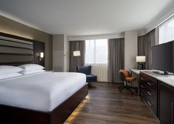 Delta Hotels by Marriott™ Jacksonville Deerwood hotel thumbnail 8