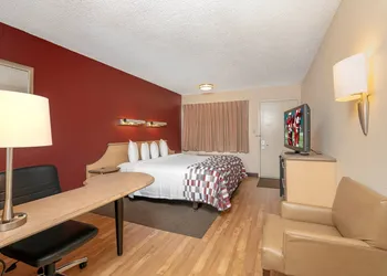 Red Roof Inn Detroit - Dearborn/Greenfield Village hotel thumbnail 8