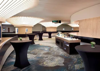 Detroit Marriott at the Renaissance Center hotel thumbnail 8