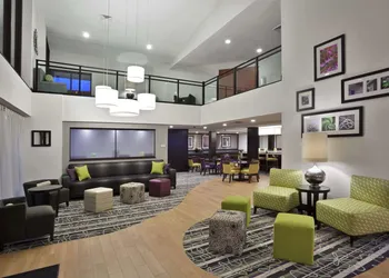 La Quinta Inn & Suites by Wyndham Detroit Metro Airport hotel thumbnail 3