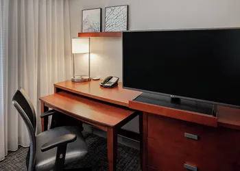 Courtyard By Marriott Ann Arbor hotel thumbnail 8