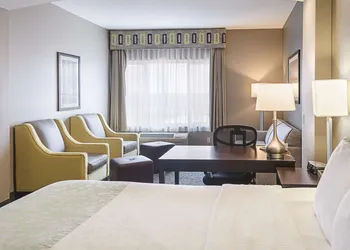 La Quinta Inn & Suites by Wyndham Biloxi hotel thumbnail 8