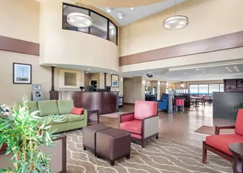 Comfort Suites Gulfport Central hotel thumbnail 2