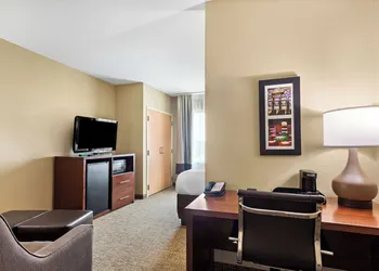 Comfort Suites Gulfport Central hotel thumbnail 5