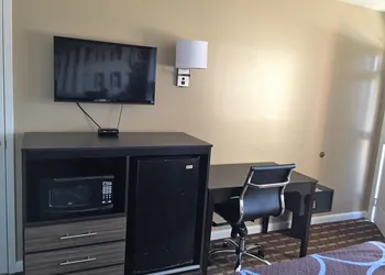 Super 8 by Wyndham Ocean Springs Biloxi hotel thumbnail 5