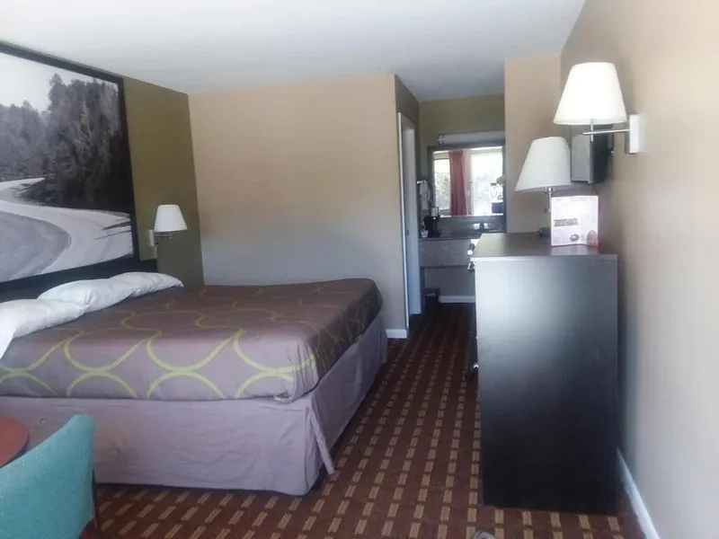 Super 8 by Wyndham Ocean Springs Biloxi hotel detail image 6