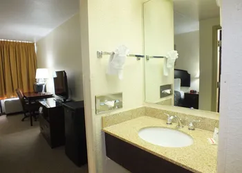 Days Inn by Wyndham Indianapolis/Castleton hotel thumbnail 6