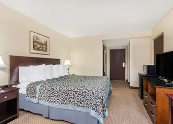 Days Inn by Wyndham Indianapolis/Castleton hotel thumbnail 7