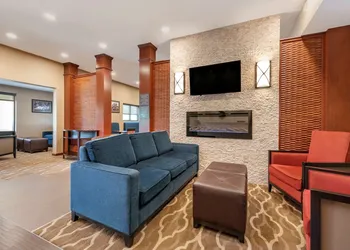 Comfort Suites West Indianapolis - Brownsburg hotel thumbnail 2