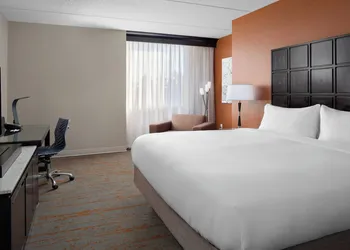 Renaissance Indianapolis North Hotel hotel thumbnail 4