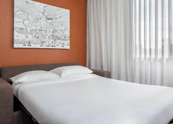 Renaissance Indianapolis North Hotel hotel thumbnail 6