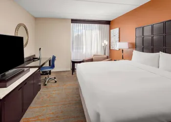 Renaissance Indianapolis North Hotel hotel thumbnail 8