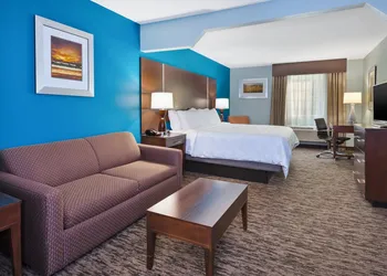 Holiday Inn Express & Suites - North Carmel / Westfield by IHG hotel thumbnail 4