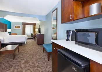 Holiday Inn Express & Suites - North Carmel / Westfield by IHG hotel thumbnail 6