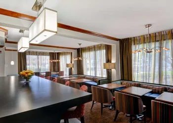 Hampton Inn Memphis-Poplar hotel thumbnail 2
