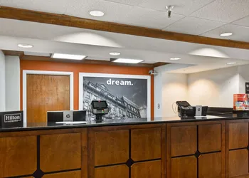 Hampton Inn Memphis-Poplar hotel thumbnail 6
