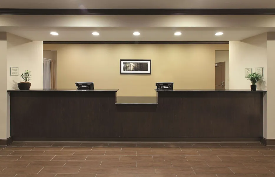 La Quinta Inn & Suites by Wyndham Memphis Wolfchase hotel detail image 2