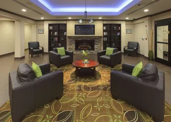 La Quinta Inn & Suites by Wyndham Memphis Wolfchase hotel thumbnail 3