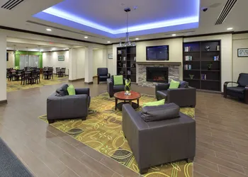 La Quinta Inn & Suites by Wyndham Memphis Wolfchase hotel thumbnail 4