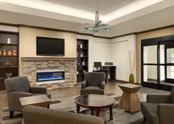 La Quinta Inn & Suites by Wyndham Memphis Wolfchase hotel thumbnail 6