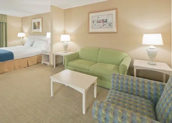 Holiday Inn Express Hotel & Suites Memphis Southwind by IHG hotel thumbnail 7