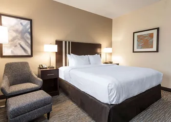 Wingate by Wyndham Gurnee hotel thumbnail 5