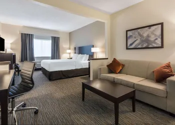 Wingate by Wyndham Gurnee hotel thumbnail 7